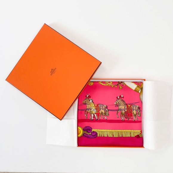 NWT Auth Hermès Carré 90 "Caparacons" in Fuchsia and Rose - Picture 2 of 10